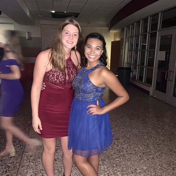 Beautiful Flowey dark blue formal dress with sequins - Picture 4 of 5